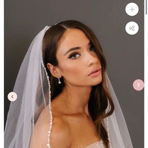 Untamed Petals Grady Fingertip Length Veil